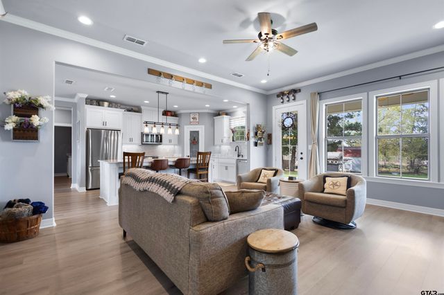 18341 Timber Oaks Drive, Lindale, TX 75771