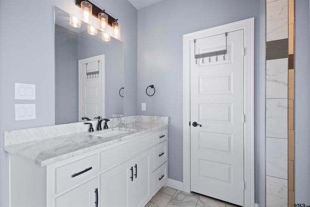 18341 Timber Oaks Drive, Lindale, TX 75771
