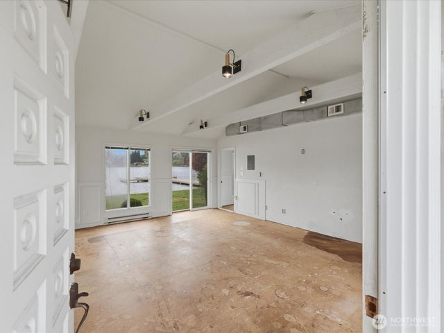 1302 E Lakeshore Drive, Lake Stevens, WA 98258