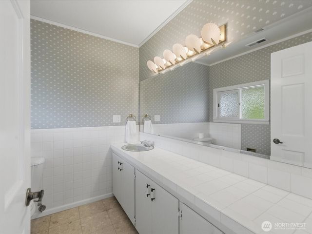 1302 E Lakeshore Drive, Lake Stevens, WA 98258