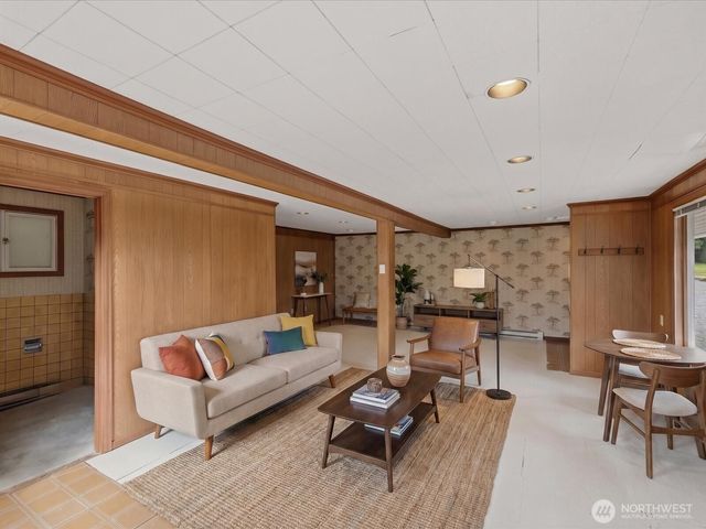 1302 E Lakeshore Drive, Lake Stevens, WA 98258