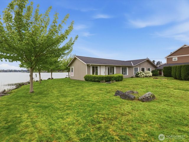 1302 E Lakeshore Drive, Lake Stevens, WA 98258