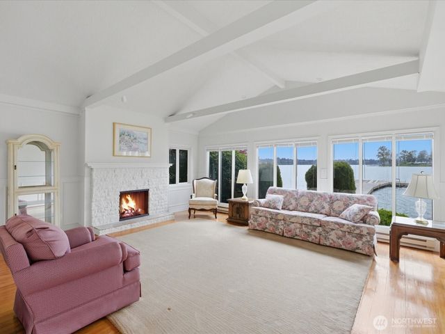 1302 E Lakeshore Drive, Lake Stevens, WA 98258