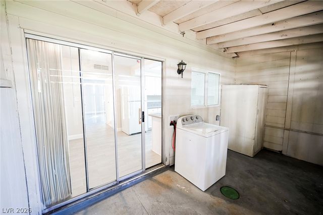 4770 Topaz Street 29, Las Vegas, NV 89121