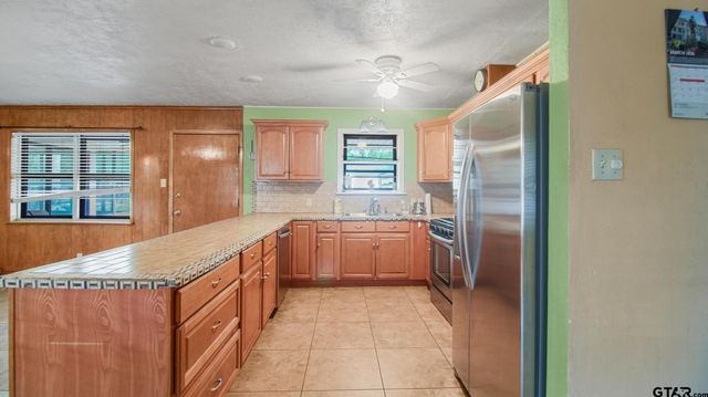 12845 Morningside Dr, Tyler, TX 75704