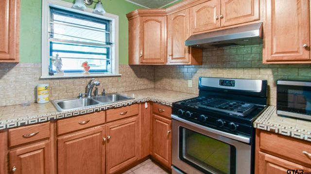 12845 Morningside Dr, Tyler, TX 75704
