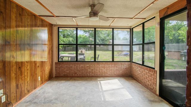 12845 Morningside Dr, Tyler, TX 75704