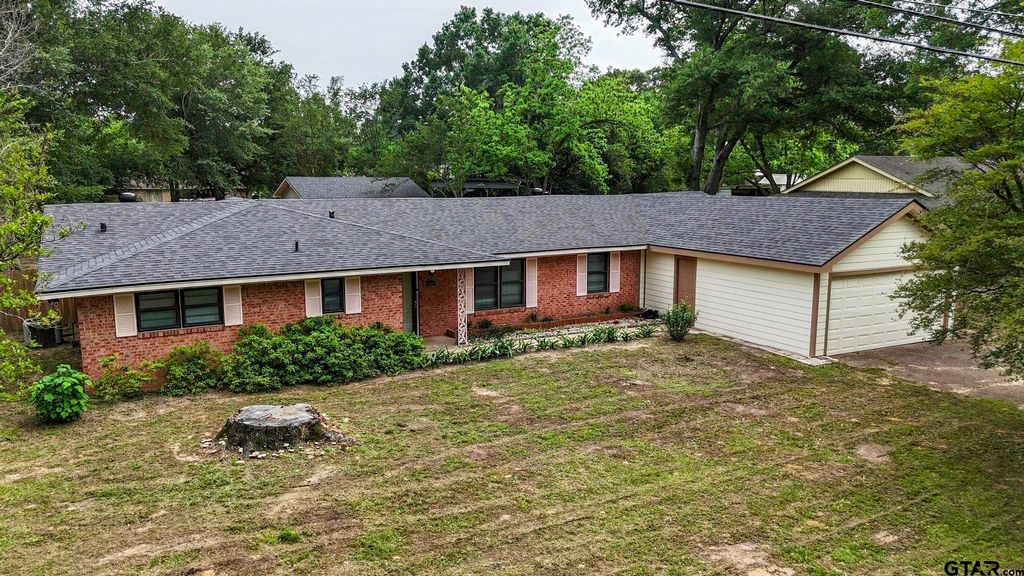 12845 Morningside Dr, Tyler, TX 75704