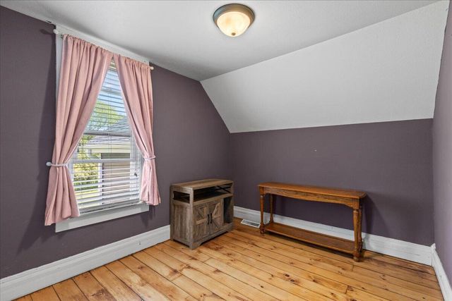 W301N9546 O Neil ROAD, Hartland, WI 53029