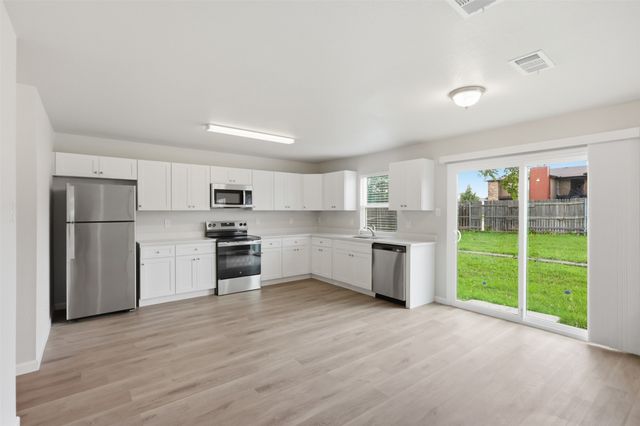 7301 Moon Ridge Court, Fort Worth, TX 76133