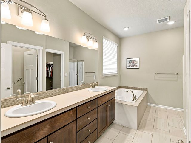 7110 Sw BARR Ln, Tualatin, OR 97062