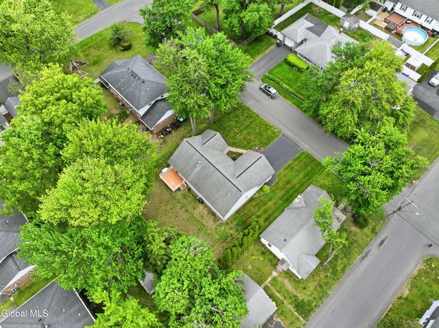 37 Oliver Street, Colonie, NY 12205