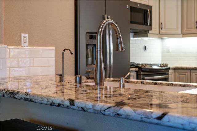 405 Huyler Lane D, Simi Valley, CA 93065