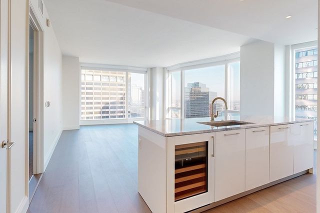 240 Devonshire Street 4512, Boston, MA 02110