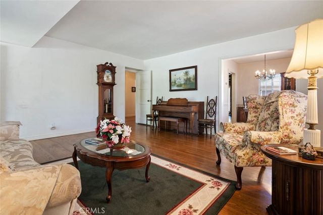 4425 Stern, Sherman Oaks, CA 91423