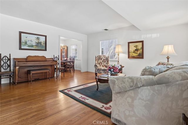 4425 Stern, Sherman Oaks, CA 91423