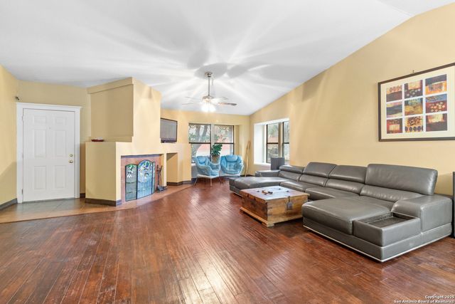 10522 horn, San Antonio, TX 78240