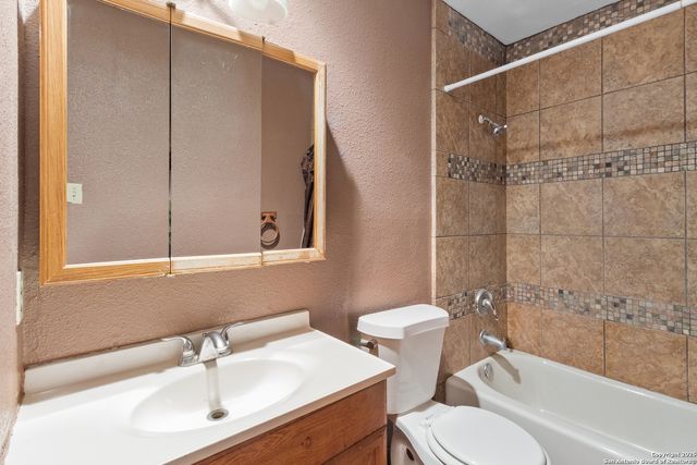 10522 horn, San Antonio, TX 78240