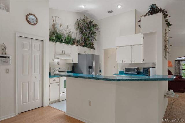 3116 N Stratham Point, Hernando, FL 34442