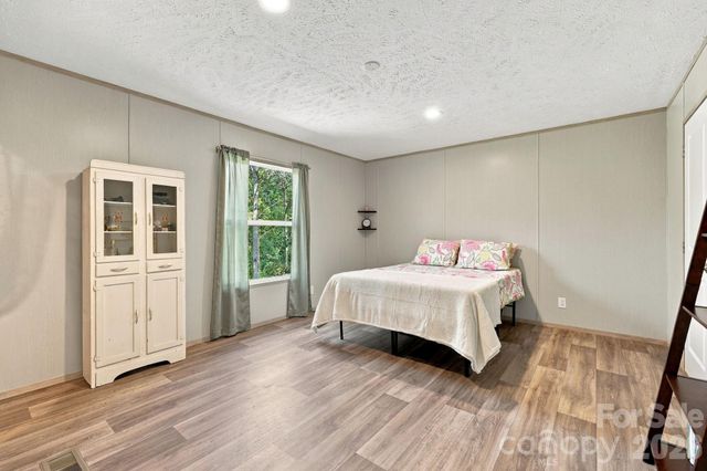 1001 Fisher Lane, Marshall, NC 28753