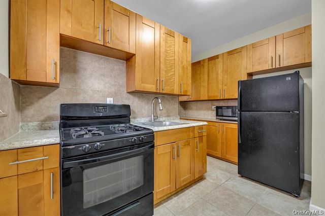 6360 102nd Street A18, Rego Park, NY 11374