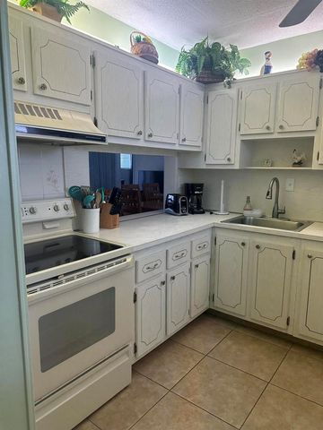 2812 S Garden Dr 304, Lake Worth, FL 33461