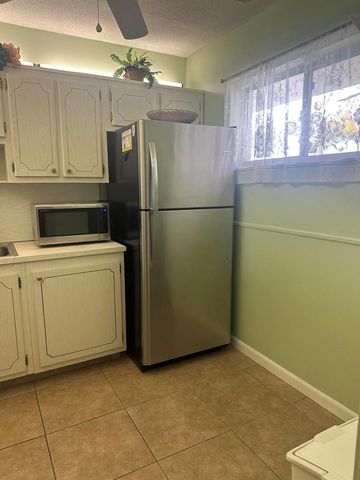 2812 S Garden Dr 304, Lake Worth, FL 33461