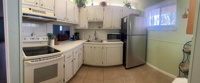 2812 S Garden Dr 304, Lake Worth, FL 33461