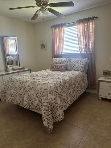 2812 S Garden Dr 304, Lake Worth, FL 33461