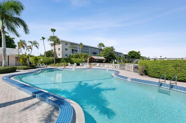2812 S Garden Dr 304, Lake Worth, FL 33461