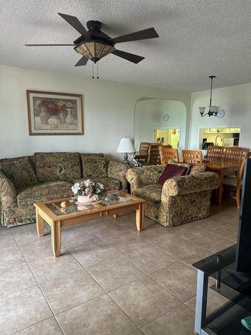 2812 S Garden Dr 304, Lake Worth, FL 33461