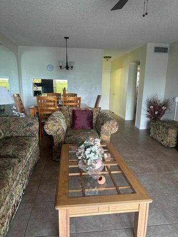 2812 S Garden Dr 304, Lake Worth, FL 33461