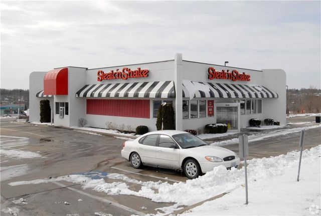 13621 E US 40 Highway, Independence, MO 64055