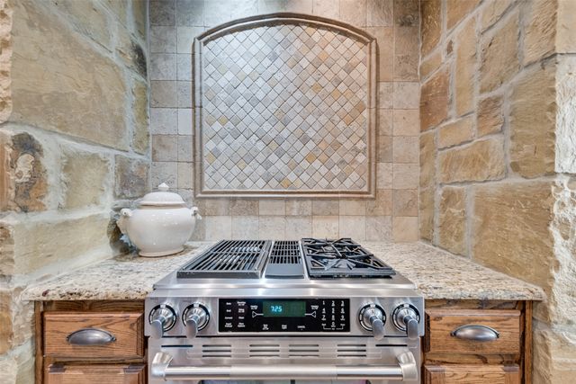 108 Berkshire Lane, Heath, TX 75032