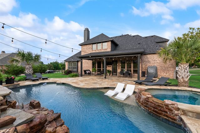 108 Berkshire Lane, Heath, TX 75032