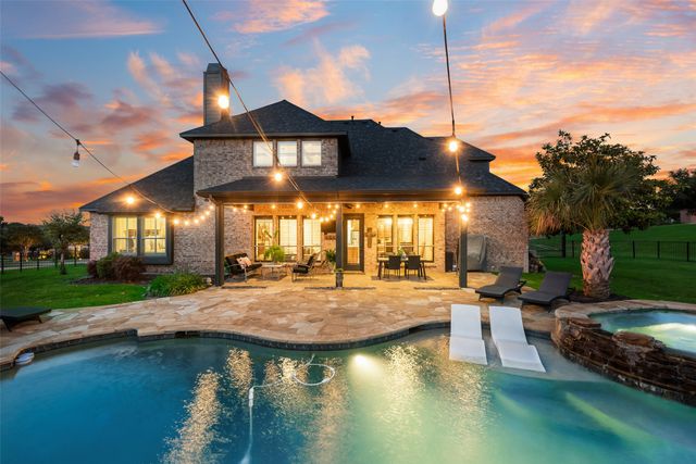108 Berkshire Lane, Heath, TX 75032