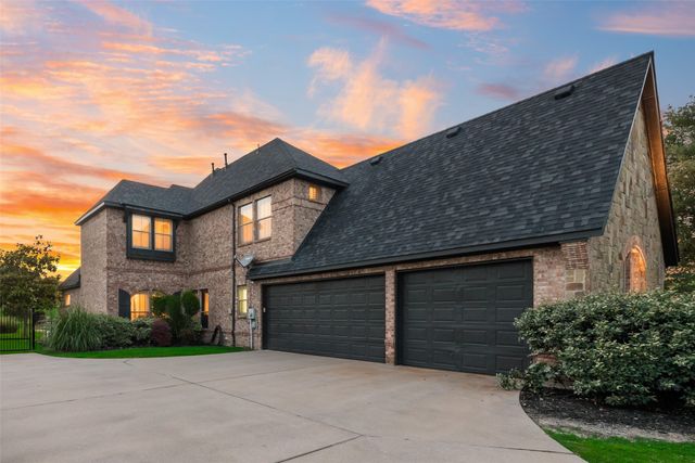 108 Berkshire Lane, Heath, TX 75032