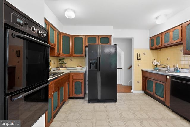 1043 CAROLYN DR, West Chester, PA 19382