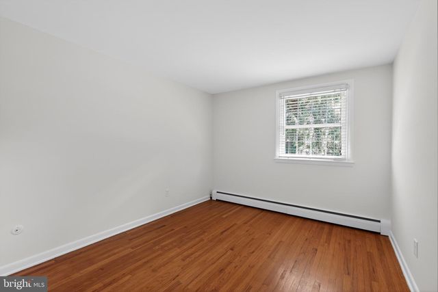 1043 CAROLYN DR, West Chester, PA 19382