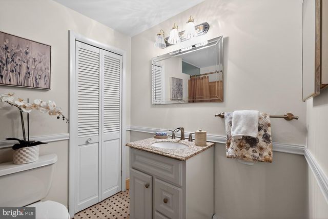 1043 CAROLYN DR, West Chester, PA 19382