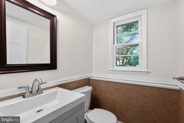 1043 CAROLYN DR, West Chester, PA 19382