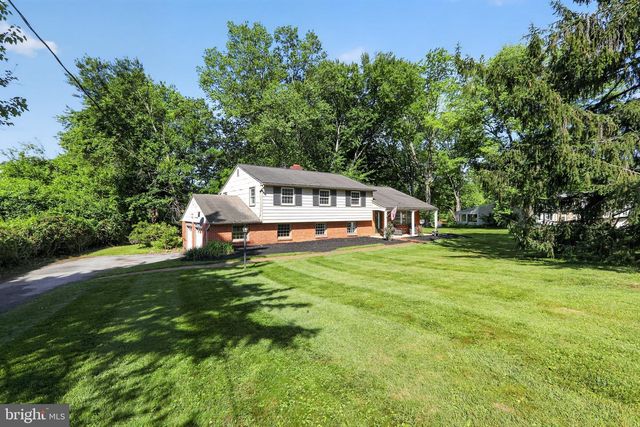 1043 CAROLYN DR, West Chester, PA 19382