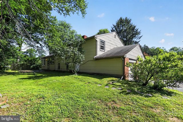 1043 CAROLYN DR, West Chester, PA 19382