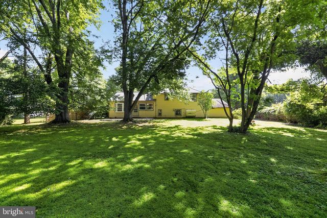1043 CAROLYN DR, West Chester, PA 19382