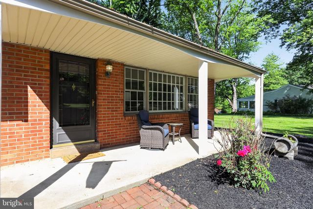 1043 CAROLYN DR, West Chester, PA 19382