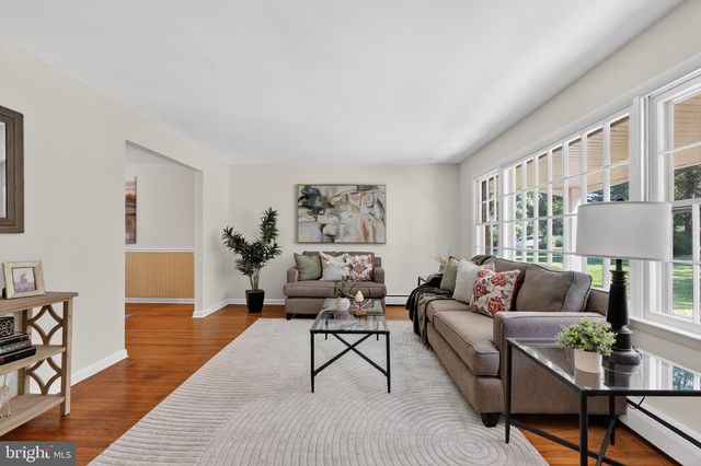 1043 CAROLYN DR, West Chester, PA 19382