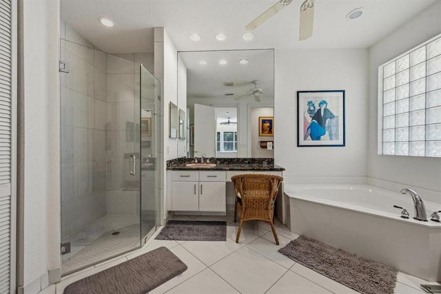 3828 Newhaven Lake Drive, Lake Worth, FL 33449