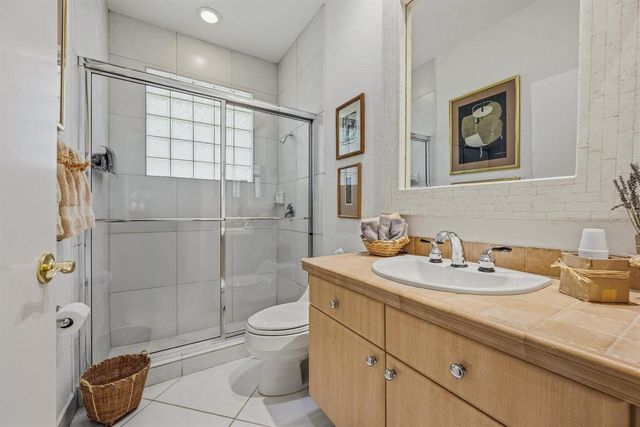 3828 Newhaven Lake Drive, Lake Worth, FL 33449