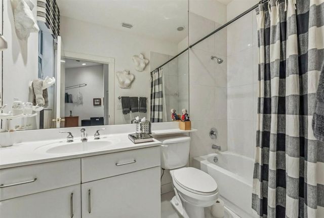 3828 Newhaven Lake Drive, Lake Worth, FL 33449