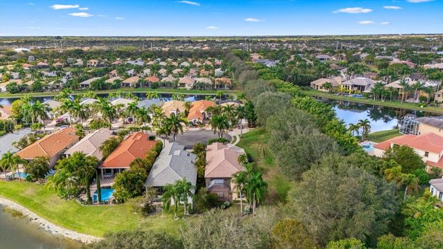 3828 Newhaven Lake Drive, Lake Worth, FL 33449